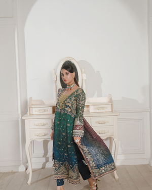 GLAMOURA 02