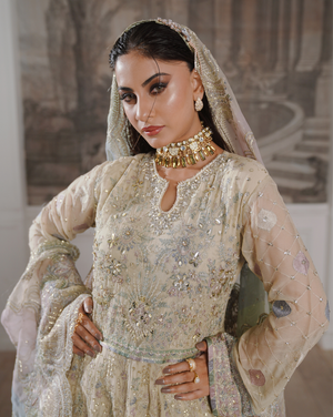 GLAMOURA 01