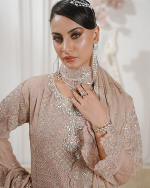 GLAMOURA 04