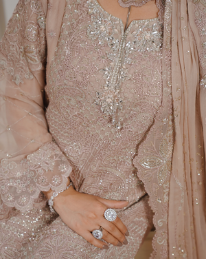 GLAMOURA 04
