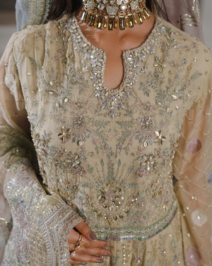 GLAMOURA 01
