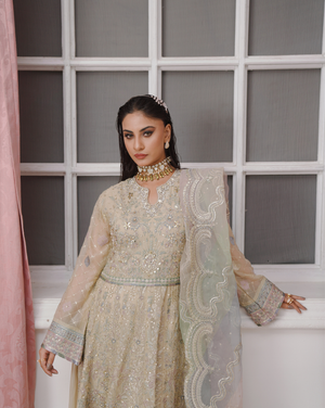 GLAMOURA 01