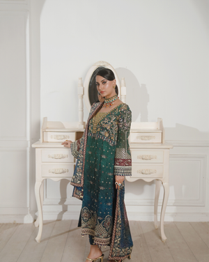 GLAMOURA 02